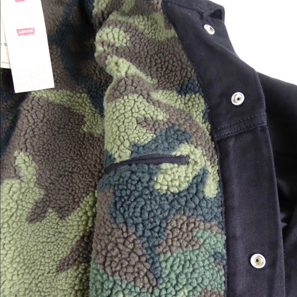 Levi’s Trucker Denim Jacket Camo Sherpa Lining NWT - Picture 8 of 12